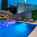 Vikor Villa