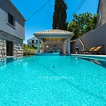 Vikor Villa