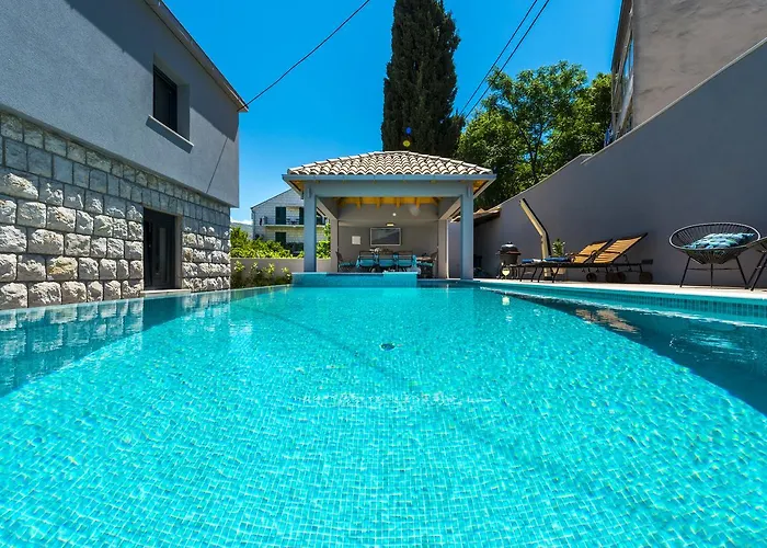 Vikor Villa